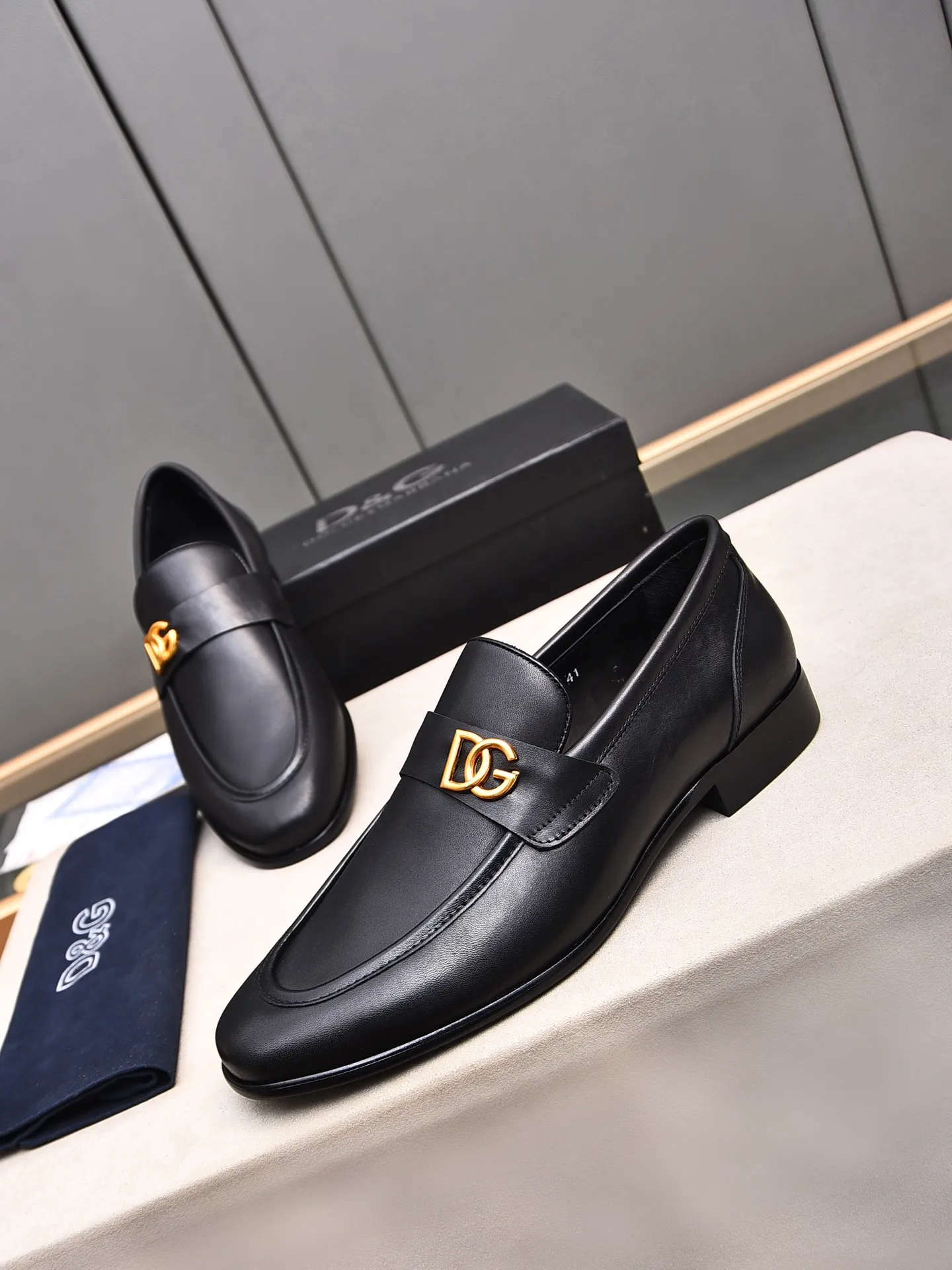 👍👍Men's shoes💰480 **Boutique recommendation**DG**The latest business formal leather shoes, official website synchronization, top version on the market, purely handmade. Fabric: imported calfskin with water-dyed cow lining 38, 39, 40, 41, 42, 43, 44 (customized at 45
